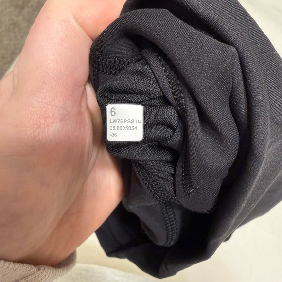 Lululemon Wunder Train High-Rise Short 4” - Picture 6 of 6